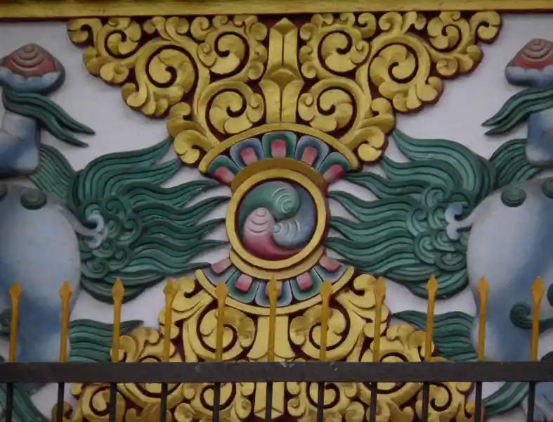 Exterior design, three-point swastika, solar disc, sun disc